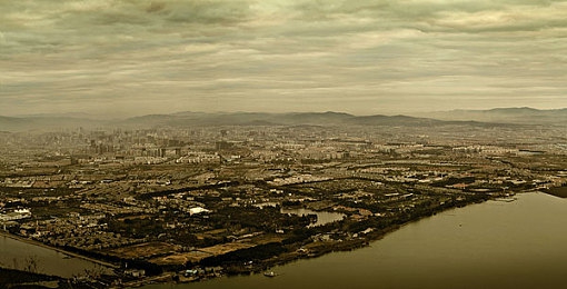 阿娇跪着吃J8陈冠希：《极速狂飙》新资料片上线，街头争霸剧情现关键屈膝抉择引爆玩家热议-4