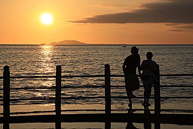 国产安徽乱子伦视频：徽商家族经营策略游戏，伦理抉择与商业扩张交织-2