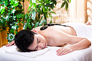 黄色软件下载3.0.3免费安装最新版：都市极速风云，霓虹赛道上的改装传奇-5