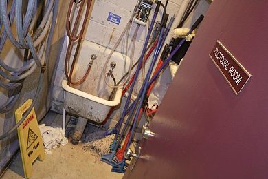 黄色应用3.2：赛博车手迎重大更新，动态谜题重塑竞速新体验