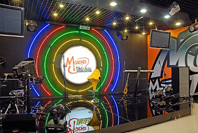 世上最不得安人IIII：引擎轰鸣中的永恒追猎，生存与恐惧交织的公路试炼-4