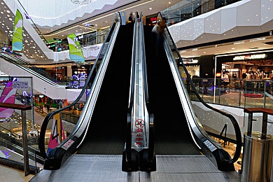 亚洲综合一区中：极限竞速地平线5，征服多元地形，体验无缝开放世界驾驶乐趣-3