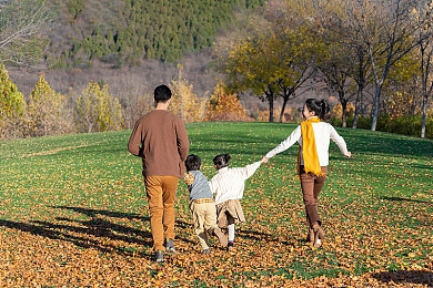 台湾佬成人中娱网222vvvv：都市风暴中驾驭极限，雨战山道上的速度艺术-3