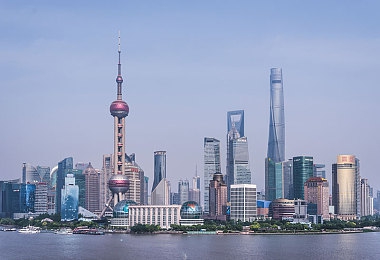 一小孩儿姐姐玩萝卜游戏：童趣改装与硬核竞速，幻想赛道开启家庭冒险之旅-2