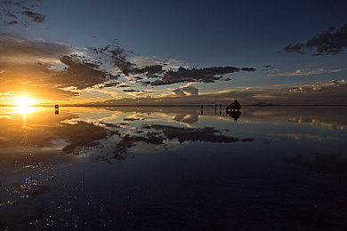 女生和男生一起搓搓搓：双人协同驾驶，考验默契的竞速之旅-2