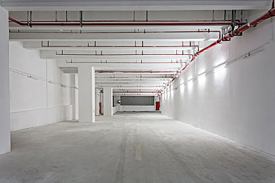 男男暴菊无套大学生：极速狂飙新作上线，夜间都市上演高风险竞速对决-4