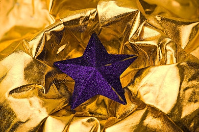 两个人打扑克激烈运动：《狂飙扑克》今日上线，融合卡牌策略与极速竞速的全新对决正式开启-4