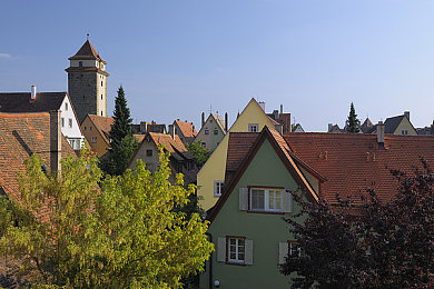 麻花传MDR国语免费版：旋速谜途，未来赛道上的智谋飞驰-3