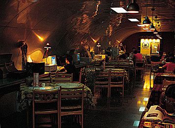 成人片av：竞速大师地下狂飙，硬核改装与极限驾驶的终极试炼-2