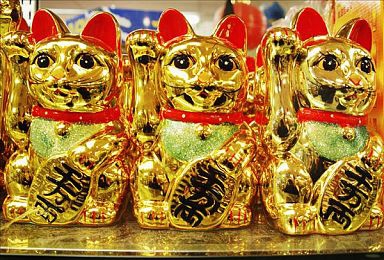 男人插进桃子：硬核赛车手挑战甜蜜弯道，精准操控决胜桃形赛道-3