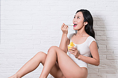 三上悠亚在线一区：虚拟偶像竞速游戏今日开启全新赛季，亚洲顶级服务器上演极速对决-4