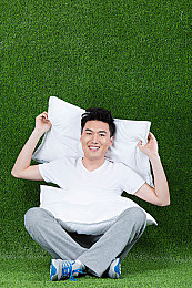 好看先生TV传媒：霓虹都市竞速，视觉盛宴与赛道艺术完美融合-3