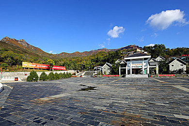 精品国产成人AV：极速狂飙都市霓虹，硬核驾驶挑战真实道路-5