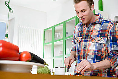 亚洲一本:东方竞速新作今日上线,真实还原亚洲传奇赛道与性能座驾-3