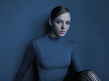 亚洲图区一区二区：霓虹都市与禅意山道，全新赛车游戏深度解析双赛道设计哲学-4