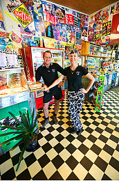 男生把小困困进女生困困：双人驾驶新作心灵迷宫发售，用协作驾驶解开情感谜题-2