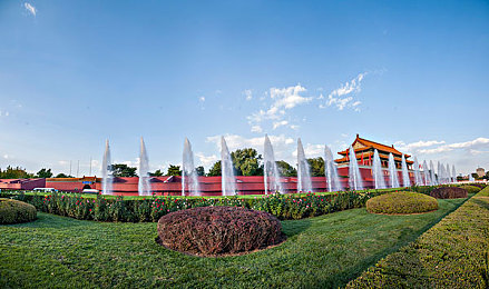 粉色苏州：水墨园林穿梭赛博赛道，开放世界驾驶融合文化解谜新体验