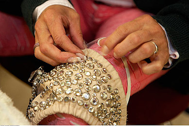 亚洲乱码一区二区三区三上悠亚：极速解码，霓虹山道与复合气候的终极驾驶艺术-5