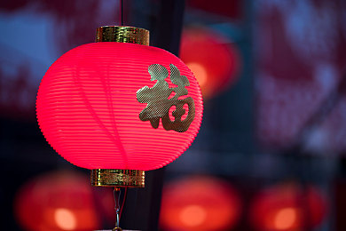 女生吃男生困困：赛博都市性别反转竞速新游今日上线，追逐与逃脱的博弈一触即发-3